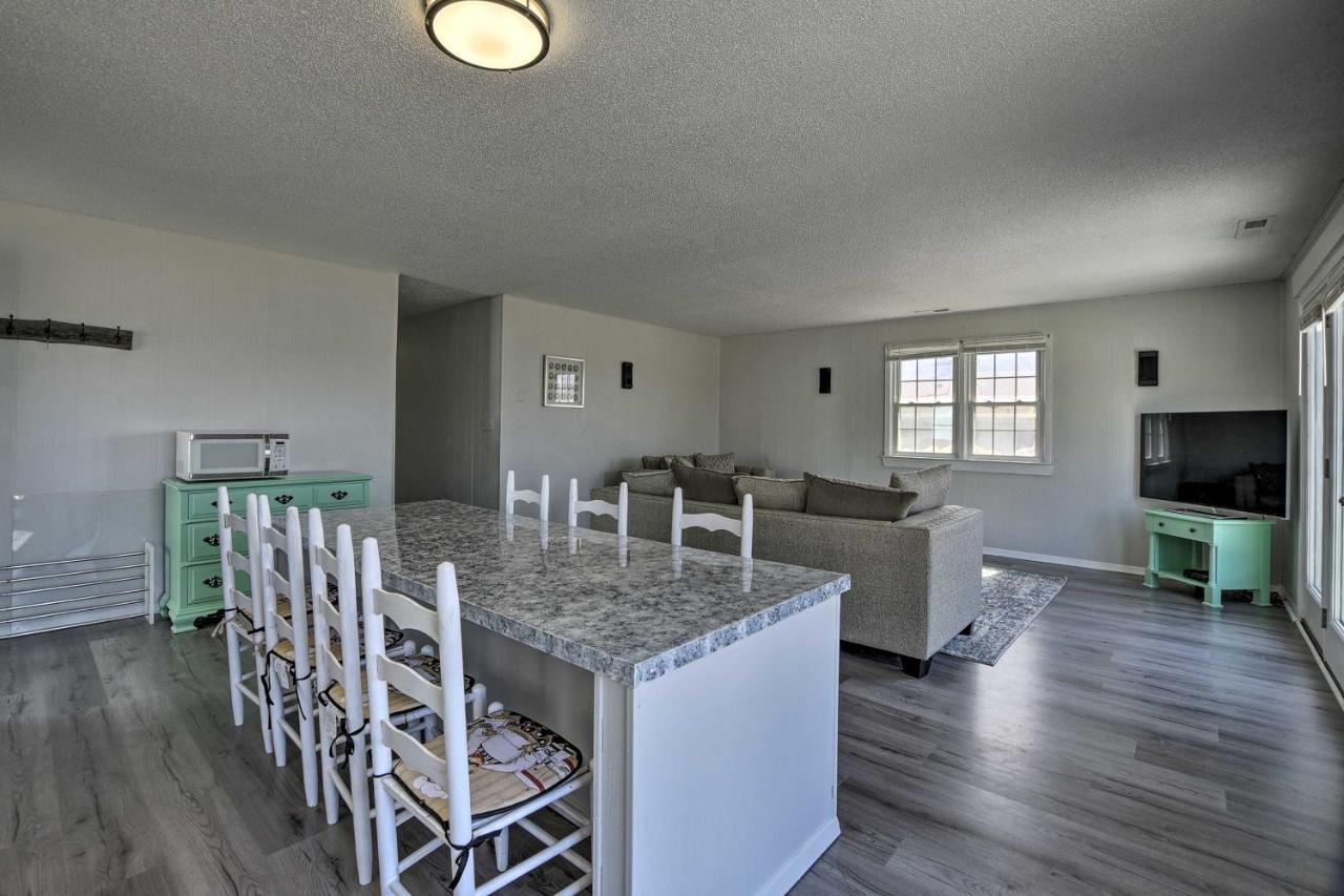Oak Island Beach Abode With Deck Walk To Shore! Екстер'єр фото